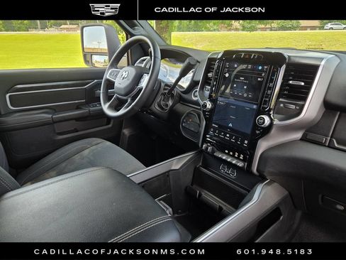 Used 2024 RAM 2500 Big Horn w/ Night Edition AWD/4WD image 19