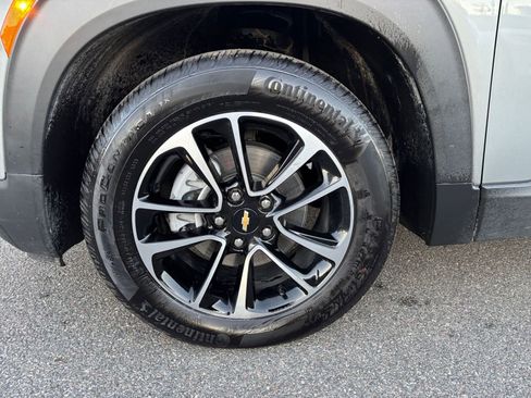 Used 2025 Chevrolet TrailBlazer LT image 28