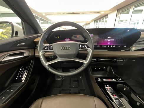 Used 2025 Audi Q6 e-tron Premium Plus w/ Premium Plus AWD/4WD image 7