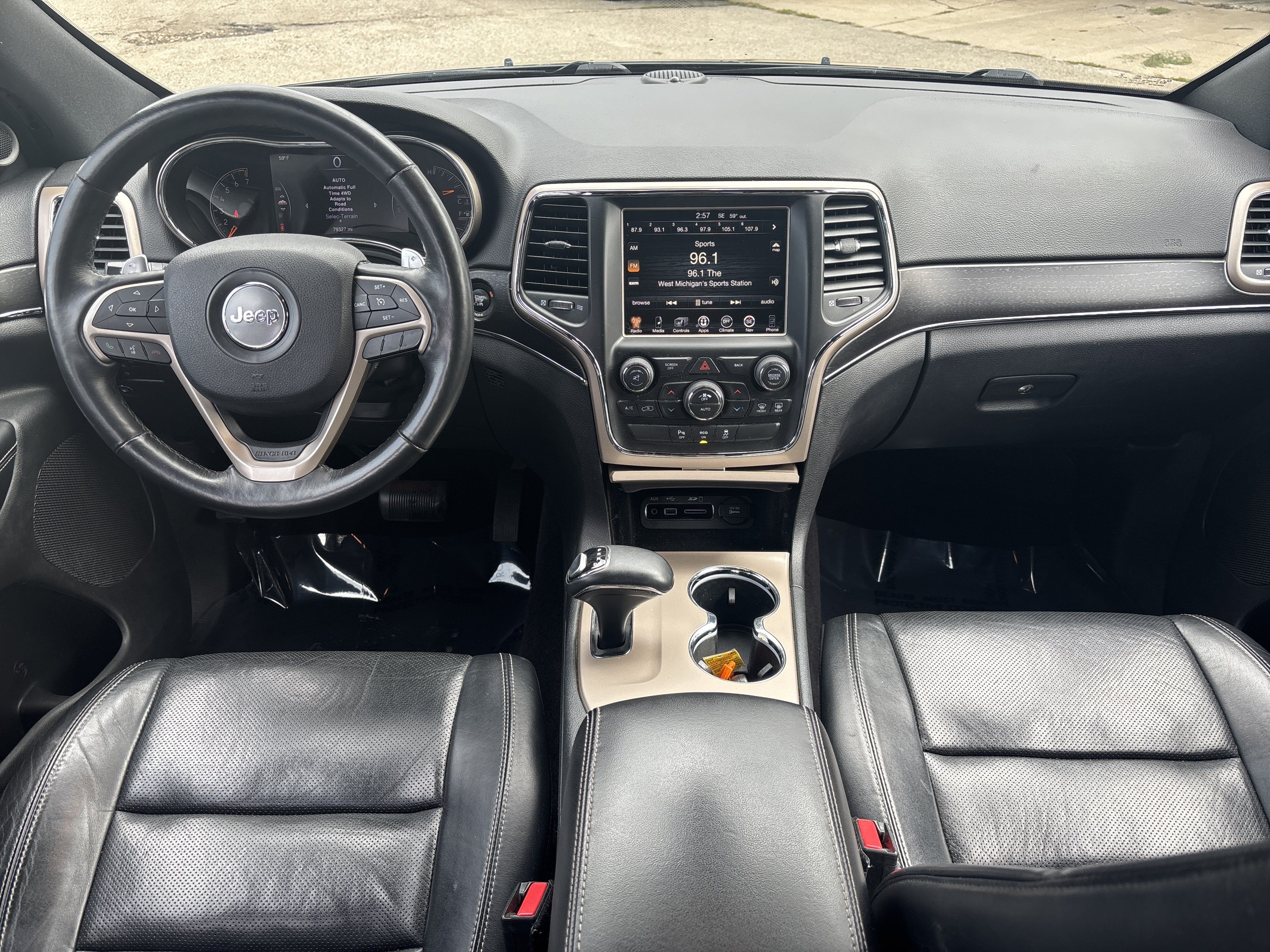 Used 2015 Jeep Grand Cherokee Limited w/ Luxury Group II AWD/4WD image 15