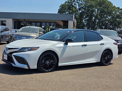 Used 2022 Toyota Camry XSE w/ Carpet Mat Package (TMS) FWD image 9
