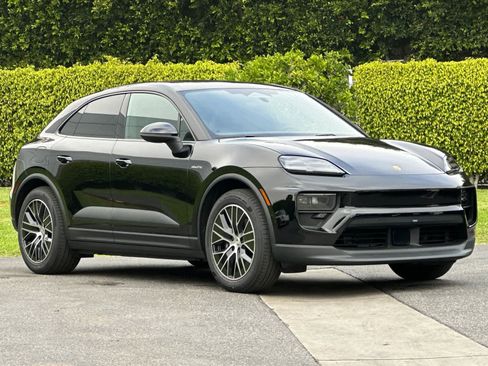 New 2026 Porsche Macan Electric RWD image 10