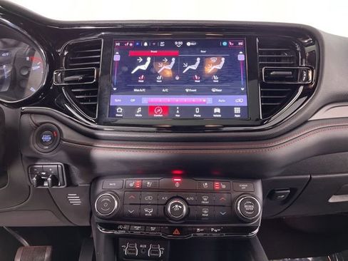 Used 2024 Dodge Durango GT image 25