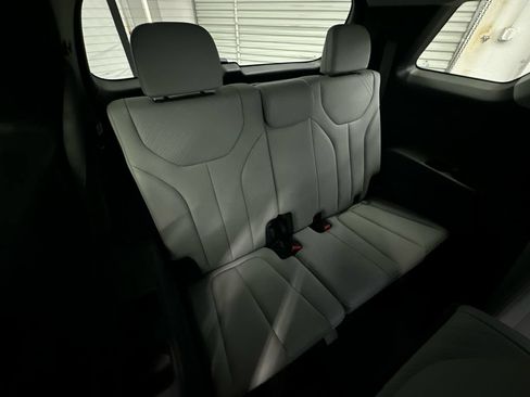 Used 2025 Hyundai Palisade SEL FWD image 18