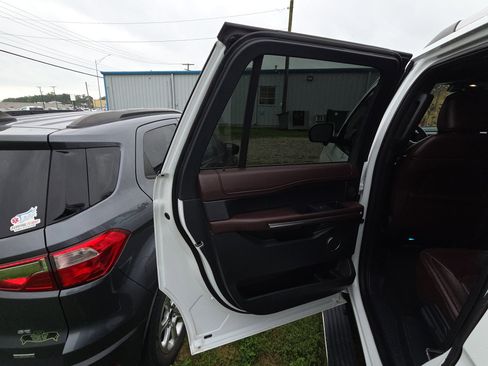 Used 2023 Ford Expedition Max Limited AWD/4WD image 12