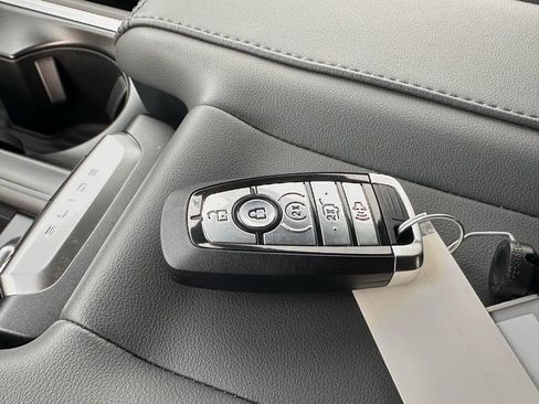 New 2026 Ford Expedition Active image 33