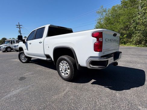 Used 2023 Chevrolet Silverado 2500 LT w/ Convenience Package AWD/4WD image 11
