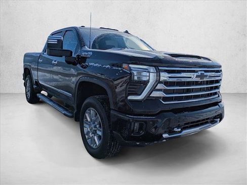 Used 2024 Chevrolet Silverado 2500 High Country w/ High Country Premium Package image 3