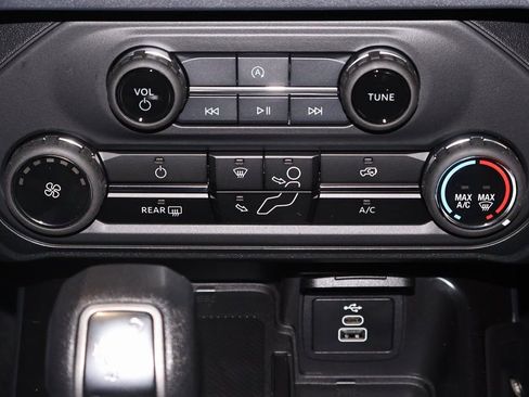 New 2026 Ford Bronco 4-Door AWD/4WD image 24