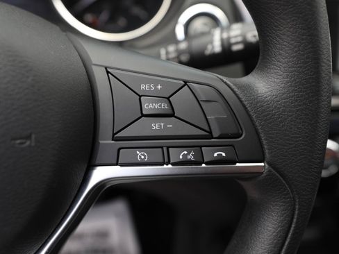 Used 2017 Nissan Rogue Sport SV AWD/4WD image 22