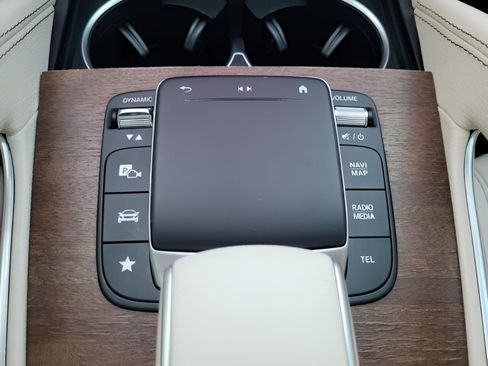 Used 2022 Mercedes-Benz GLE 350 w/ Premium Package image 24