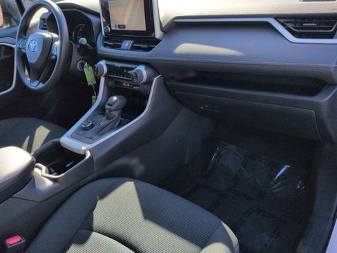 Certified 2025 Toyota RAV4 LE image 29