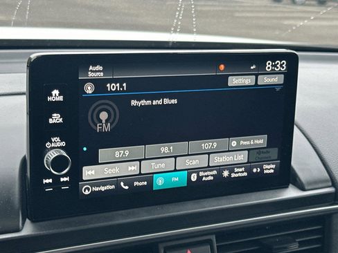 Certified 2025 Honda Pilot Black Edition image 19