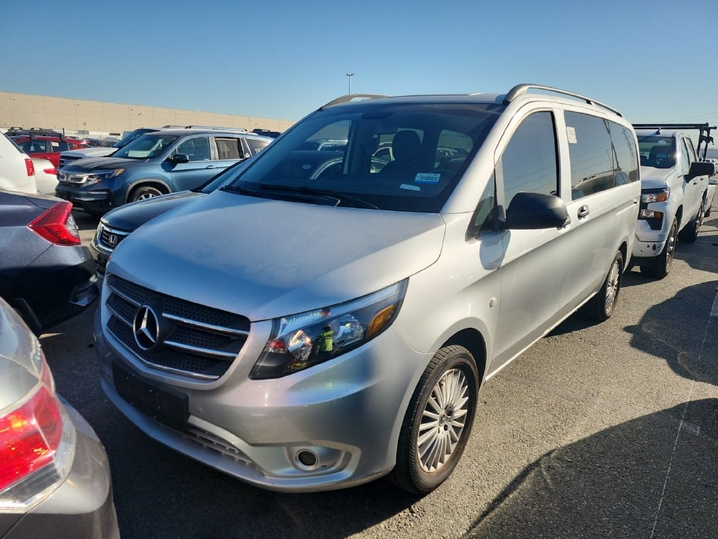Used 2018 Mercedes-Benz Metris Passenger image 1