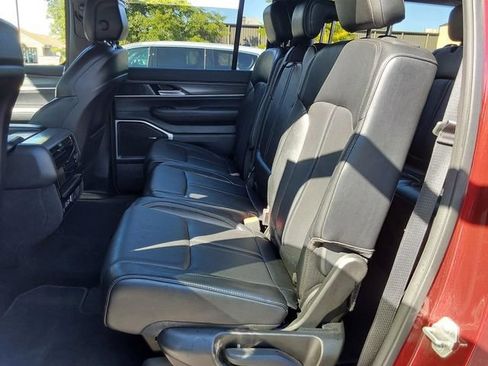 Used 2024 Jeep Wagoneer Series II w/ Flexible Seating Group AWD/4WD image 14