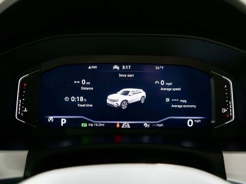 Used 2022 Volkswagen Atlas Cross Sport SE w/ Panoramic Sunroof Package image 15