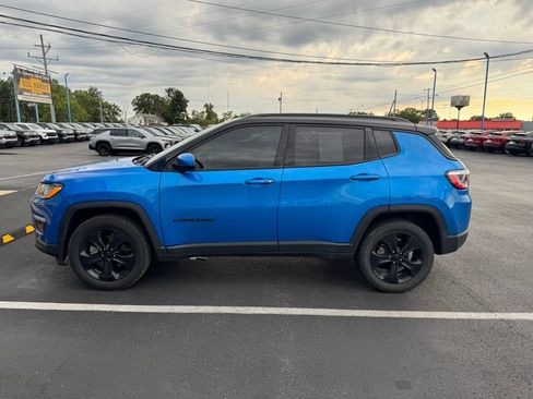 Used 2021 Jeep Compass Latitude w/ Sun and Sound Group AWD/4WD image 6