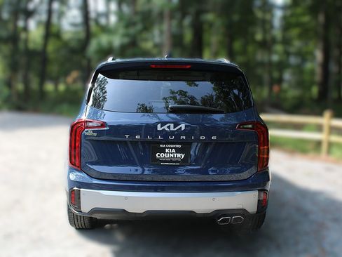 New 2025 Kia Telluride S image 8