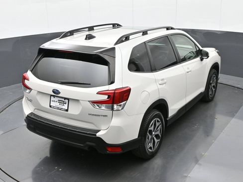 Used 2024 Subaru Forester Premium AWD/4WD image 32