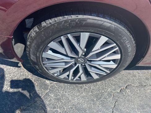 Used 2025 Nissan Altima 2.5 SV image 24