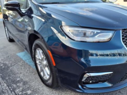 New 2025 Chrysler Pacifica Select image 22