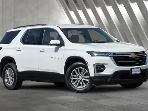Certified 2023 Chevrolet Traverse LT image 1
