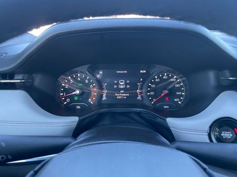 Used 2023 Jeep Compass Limited image 15