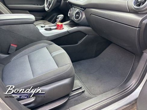 Used 2023 Chevrolet Blazer LT w/ Convenience Package FWD image 4