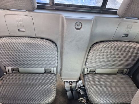 Used 2014 Nissan Frontier SV image 19