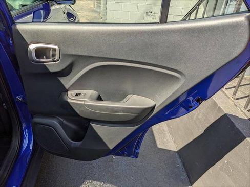 Used 2025 Hyundai Venue SEL FWD image 15