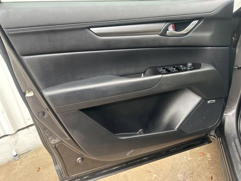 Used 2019 MAZDA CX-5 Touring image 11