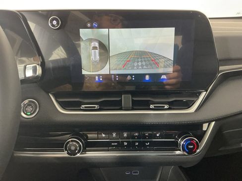 New 2026 Chevrolet Equinox LT w/ Safety and Technology Package AWD/4WD image 19