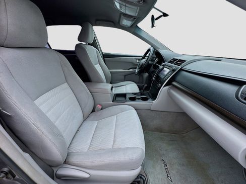 Used 2016 Toyota Camry LE FWD image 18