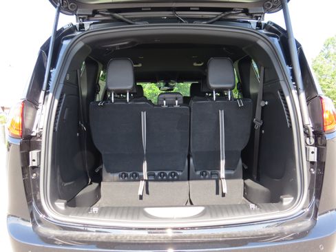 New 2025 Chrysler Voyager LX image 13