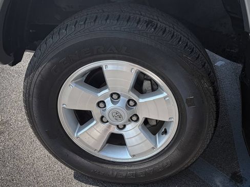 Used 2011 Toyota Tacoma 4x4 Double Cab w/ TRD Sport Pkg image 17