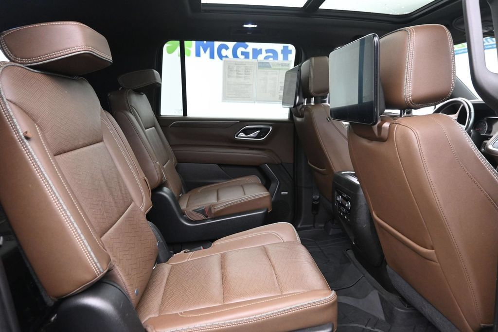 Used 2021 Chevrolet Suburban High Country AWD/4WD image 10