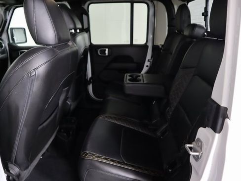 Used 2023 Jeep Gladiator Overland image 17