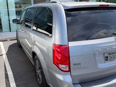 Used 2017 Dodge Grand Caravan SXT FWD image 6