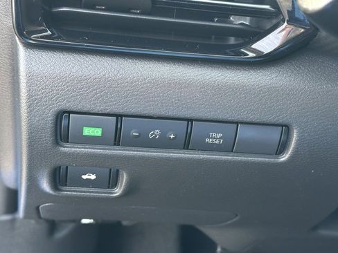 Certified 2022 Nissan Sentra SR w/ Trunk Package image 22