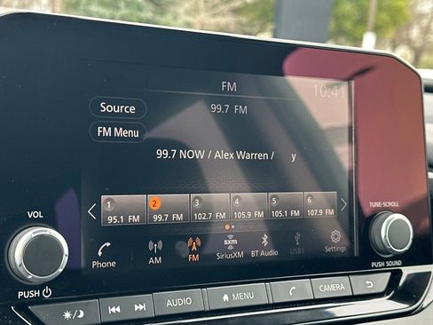 Certified 2025 Nissan Pathfinder SV image 27