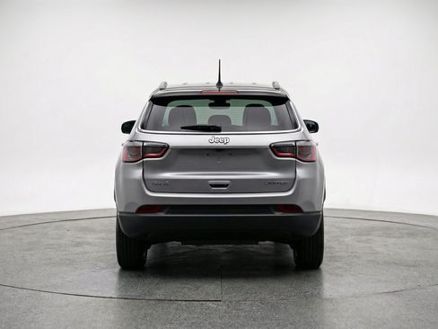 Used 2025 Jeep Compass Limited AWD/4WD image 7