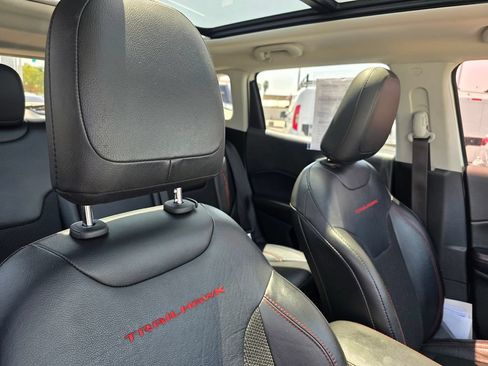 Used 2020 Jeep Compass Trailhawk AWD/4WD image 21