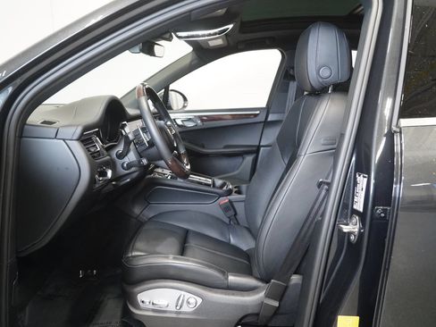 Used 2024 Porsche Macan S AWD/4WD image 11