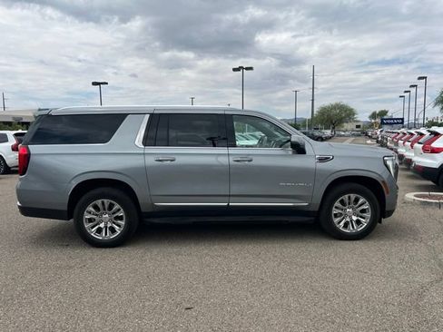 Used 2025 GMC Yukon XL Denali AWD/4WD image 2