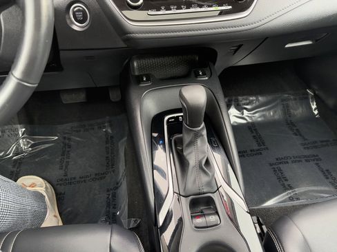 Certified 2021 Toyota Corolla XLE image 25