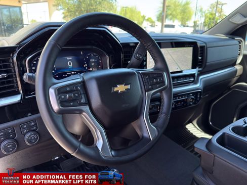 Used 2025 Chevrolet Silverado 3500 LTZ AWD/4WD image 16