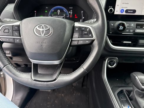 Used 2024 Toyota Grand Highlander AWD Hybrid image 11