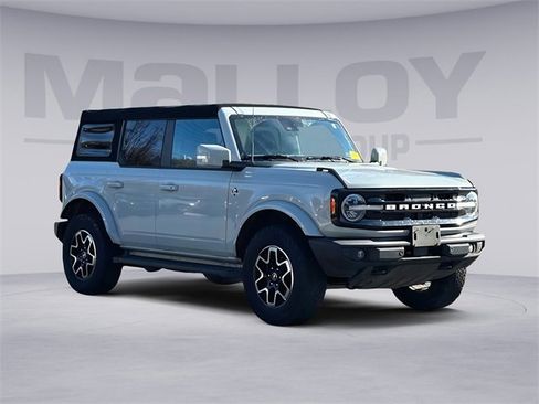 Used 2021 Ford Bronco Outer Banks image 1
