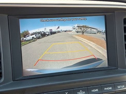 Used 2019 Hyundai Elantra SEL image 14