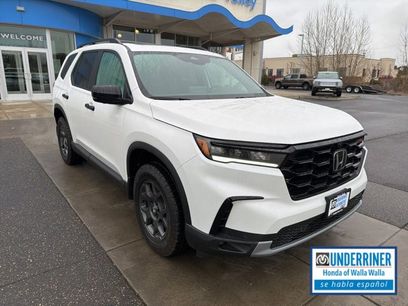 New 2025 Honda Pilot TrailSport